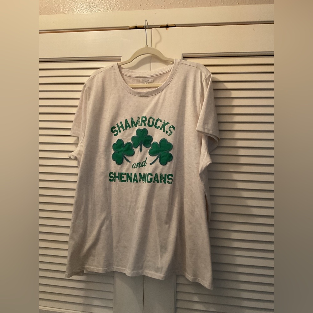 Maurices Women’s T-Shirt - White and Green